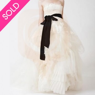 ELIZA  - Vera Wang Wedding Dress -    Size 10 - Ivory