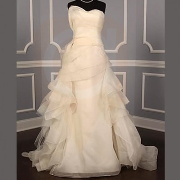 120411 / GENEVIEVE - Vera Wang Wedding Dress -   Size 18 - Ivory