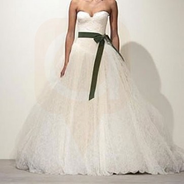VIRGINIA - Vera Wang Wedding Dress -   Size 12 - Ivory