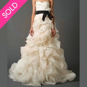 GHILLIAN  - Vera Wang Wedding Dress -   Size 12 - Ivory